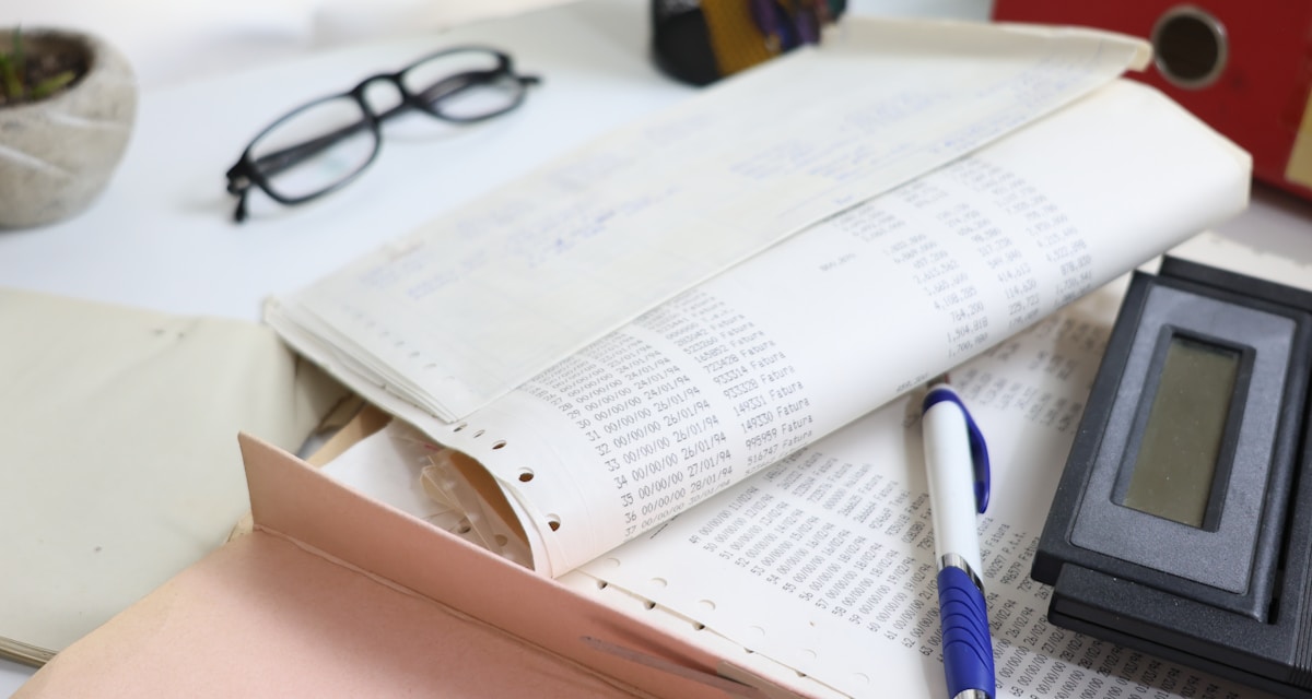 Gemeinkostenwertanalyse, Auswertung von Verwaltungsleistungen und Kostenunterlagen am Schreibtisch